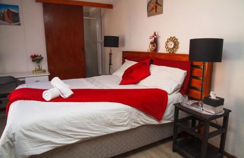 Mowbray Apartment | Luxurious Flatlet in the heart of Mowbray