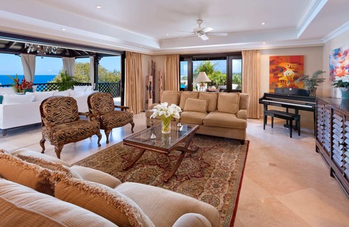Halcyon Heights Villa | Luxurious Four Bedroom Penthouse with Panoramic Views!!