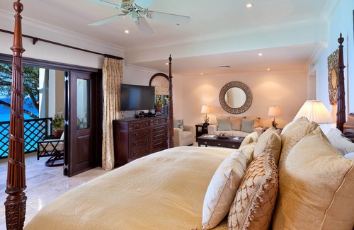 Halcyon Heights Villa | Luxurious Four Bedroom Penthouse with Panoramic Views!!