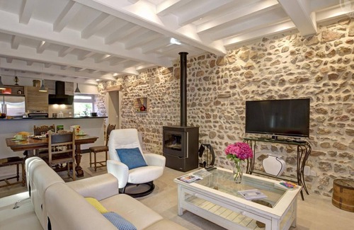Notre-Dame-de-Boisset Cottage | Luxurious 2BR Cottage with Terrace, Spa & Scenic Views in Notre-Dame-de-Boisset