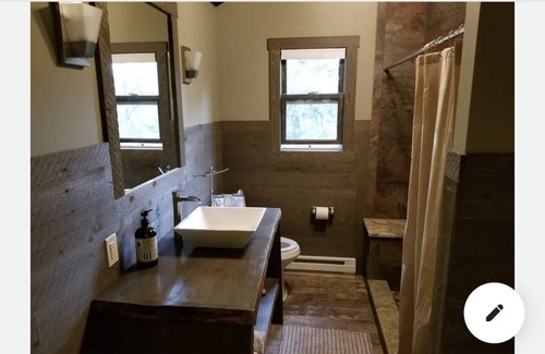 Helena Cabin | Luxurious Glamping With Complete Privacy & 360° Views of the Rocky Mountains