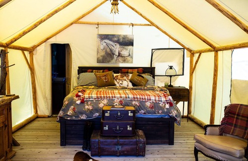 Helena Cabin | Luxurious Glamping With Complete Privacy & 360° Views of the Rocky Mountains
