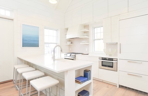 Nantucket Town Cottage | Luxurious Harbor View “Elizabeth” Cottage! Walk & bike to everything