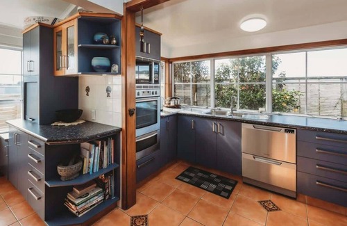New Plymouth Villa | Luxurious Heritage Home in New Plymouth
