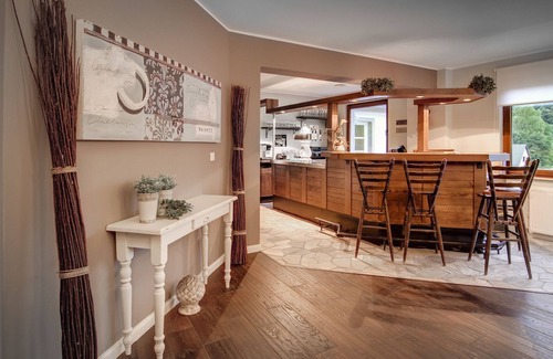 Schutzbach Villa | Luxurious Holiday Villa, up to 21 people, with 9 bedrooms and 8 bathrooms !