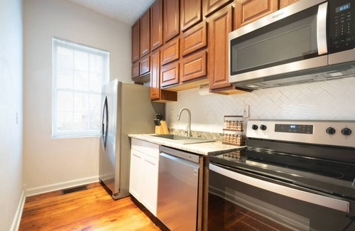 Phoenix Hill House | Luxurious home in centrally located Phoenix Hill. Mins to NULU & Bourbon Trail