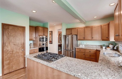 West Queen Anne House | Luxurious home with great views in historic Queen Anne near Space needle