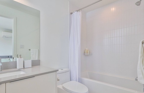 Beaconsfield Village House | Luxurious House downtown Toronto