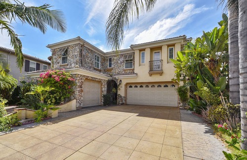 Ocean View Hills House | Luxurious house with private hot tub & pool - short drive to beach