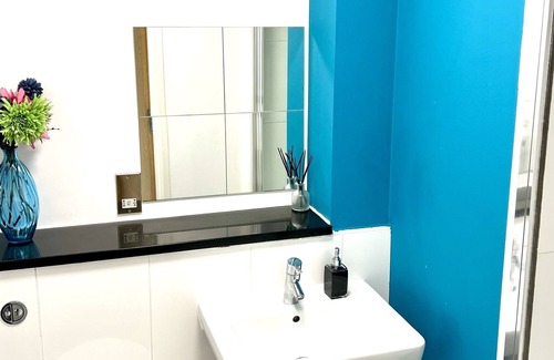 Central Milton Keynes Apartment | Luxurious Hub MK City Apartment- With Free Underground Parking