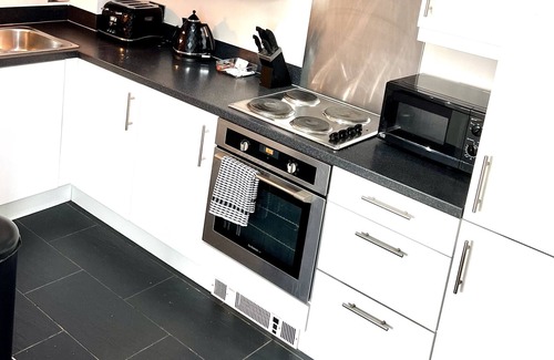 Central Milton Keynes Apartment | Luxurious Hub MK City Apartment- With Free Underground Parking