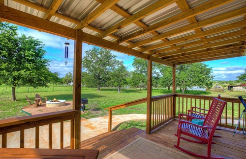Fredericksburg Cottage | Luxurious & Intimate Cottage in Fred Wine Country!