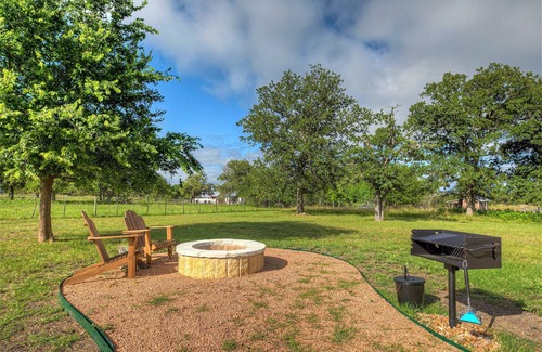 Fredericksburg Cottage | Luxurious & Intimate Cottage in Fred Wine Country!