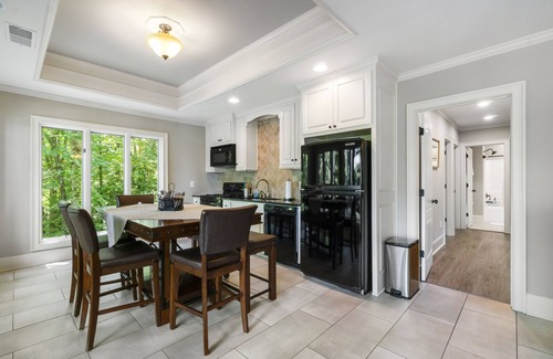 Gainesville House | Luxurious Lake House/private dock/private pool & hot tub