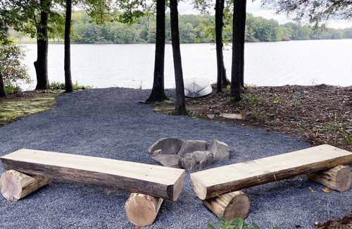 Reeders Cabin | Luxurious Lake View Log Cabin with Firepit in the Poconos