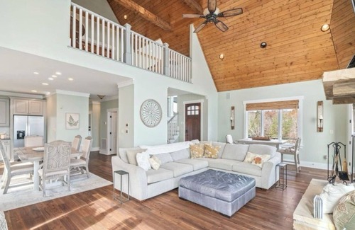Rockwood Cottage | Luxurious Lakefront Home with a Private Saltwater Pool, Spa, & Deep-Water Dock