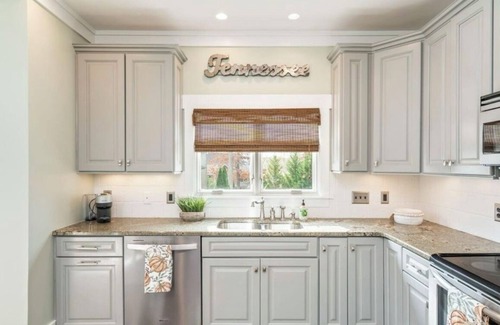 Rockwood Cottage | Luxurious Lakefront Home with a Private Saltwater Pool, Spa, & Deep-Water Dock
