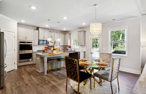 Cliftondale House | Luxurious, Lavish 3000 Sq Ft 3BR Home! W/Big Yard