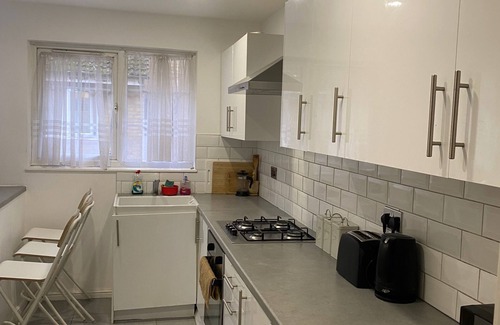 Elephant and Castle House | Luxurious London 5 Bedroom House