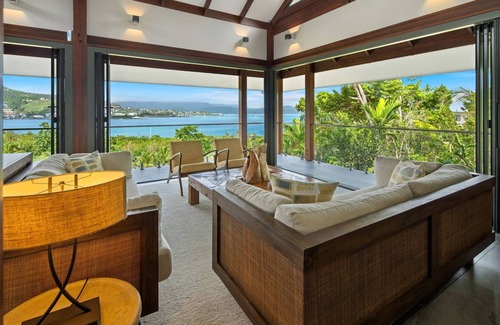 Mandalay House | Luxurious Mansion Retreat