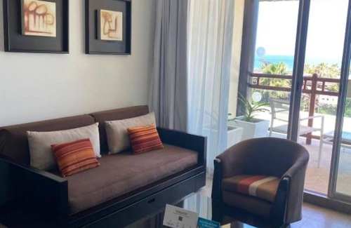 Zona Hotelera Resort | Luxurious Master bedroom @Vidanta Mayan Palace, San Jose Los Cabos