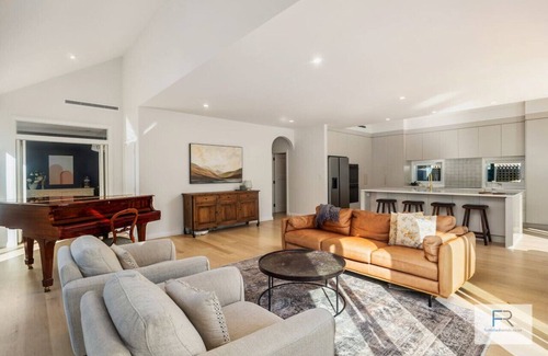 Auckland House | Luxurious Meadowbank home