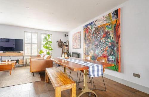 Harrow Road Apartment | Luxurious & Modern 2 bedroom Notting Hill Townhouse