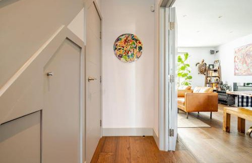 Harrow Road Apartment | Luxurious & Modern 2 bedroom Notting Hill Townhouse