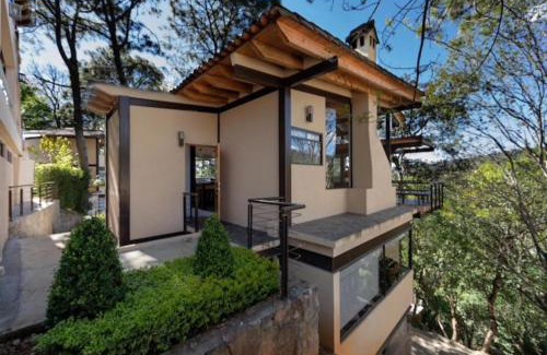 Otumba Apartment | Luxurious & Modern Cabin in the Woods with Jacuzzi - Valle 1