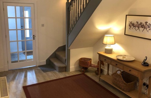 Kincraig House | Luxurious modern cottage with oak garden in Cairngorm National Park