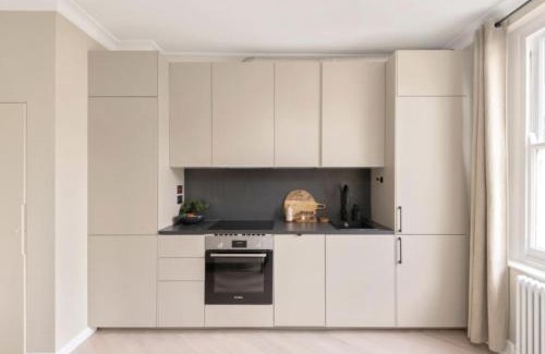 Westbourne Apartment | Luxurious modern flat in charming Little Venice