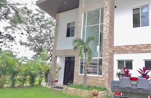 Samara House | Luxurious Modern Home - A Walk To The Beach