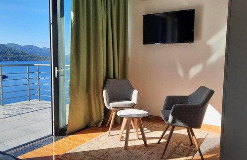 Blato Villa | Luxurious new villa by the sea, parking on the property, private pool,