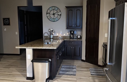 North Valley House | Luxurious North Valley Retreat, minutes to Balloon Fiesta Park, brewery & shops.