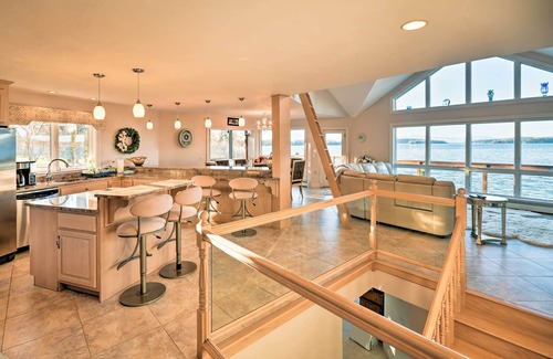 East Sullivan House | Luxurious Oceanfront Flanders Bay Home w/Kayaks!