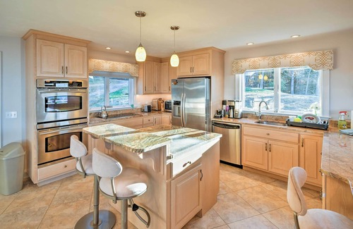 East Sullivan House | Luxurious Oceanfront Flanders Bay Home w/Kayaks!