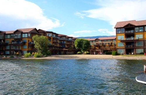 Westbank Condo | Luxurious Okanagan Lakefront Condo