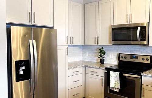 Lindbergh Apartment | Luxurious One-Bedroom Haven in Buckhead
