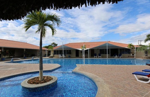 Pajonal Apartment | Luxurious One Bedroom Poolside Punta Chame Resort