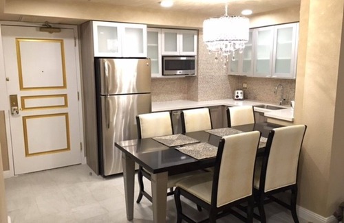 Las Vegas Villa | Luxurious One-Bedroom Villa Suite ~ Las Vegas NV !