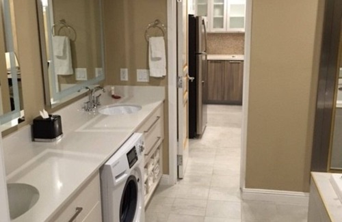 Las Vegas Villa | Luxurious One-Bedroom Villa Suite ~ Las Vegas NV !