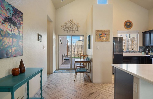 Santa Fe House | Luxurious Open Concept Home with Fabulous Backyard Entertainment Area