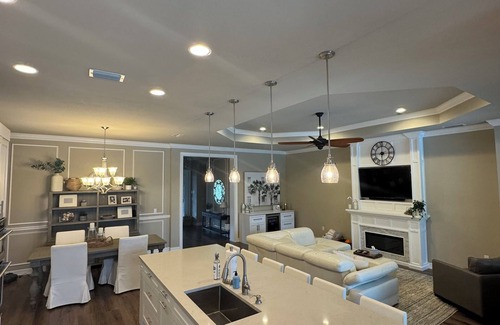 Naples House | LUXURIOUS OPEN CONCEPT WATERFRONT HOME. 3 BED 3 BATH. PRIVATE HEATED POOL & SPA.