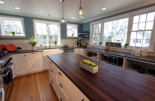 Walla Walla House | Luxurious, park like setting w/heated pool!