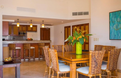 Marina Apartment | Luxurious Penthouse Suite on the Ridge or Beachfront side- Playa Grande Resort