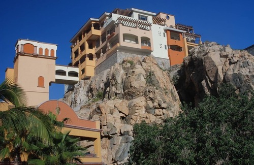 Marina Apartment | Luxurious Penthouse Suite on the Ridge or Beachfront side- Playa Grande Resort
