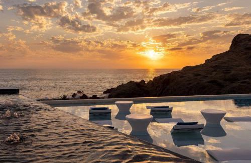 Cerritos Apartment | Luxurious Penthouse, Steps from Cerritos Beach