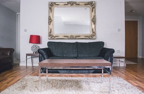 North Woolwich Apartment | Luxurious penthouse studio in London