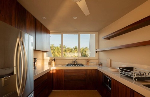 Saladita Villa | Luxurious PH facing the beach