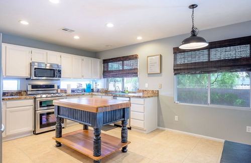 Paradise Hills House | Luxurious Pool Home mins from LV Strip!